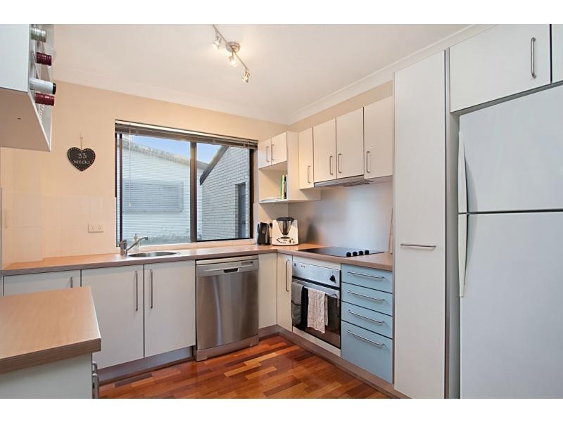 7/5 Hill Avenue, Burleigh Heads QLD 4220