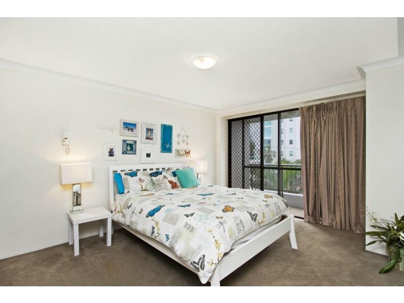 10/3554 Main Beach Parade, Main Beach QLD 4217