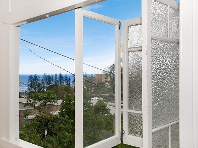 10 Brake Street, Burleigh Heads QLD 4220