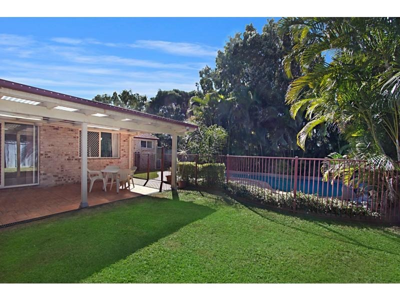 27 Yodelay Street, Varsity Lakes QLD 4227