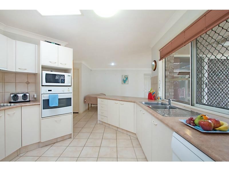 27 Yodelay Street, Varsity Lakes QLD 4227