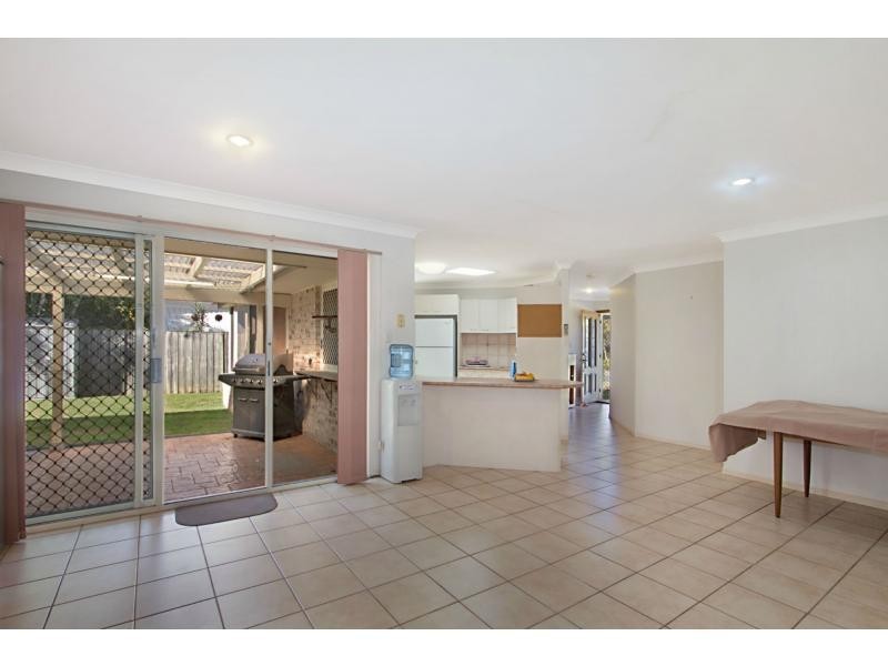 27 Yodelay Street, Varsity Lakes QLD 4227