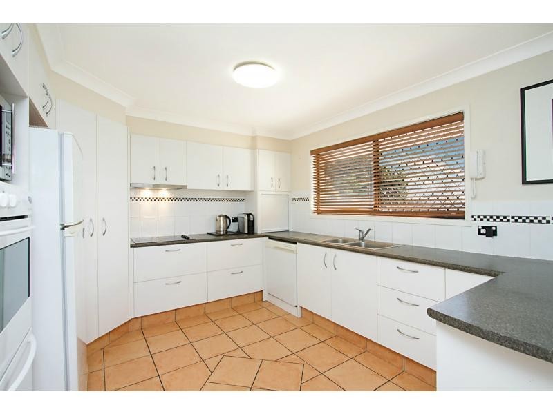 1 Warrina Crescent, Burleigh Heads QLD 4220