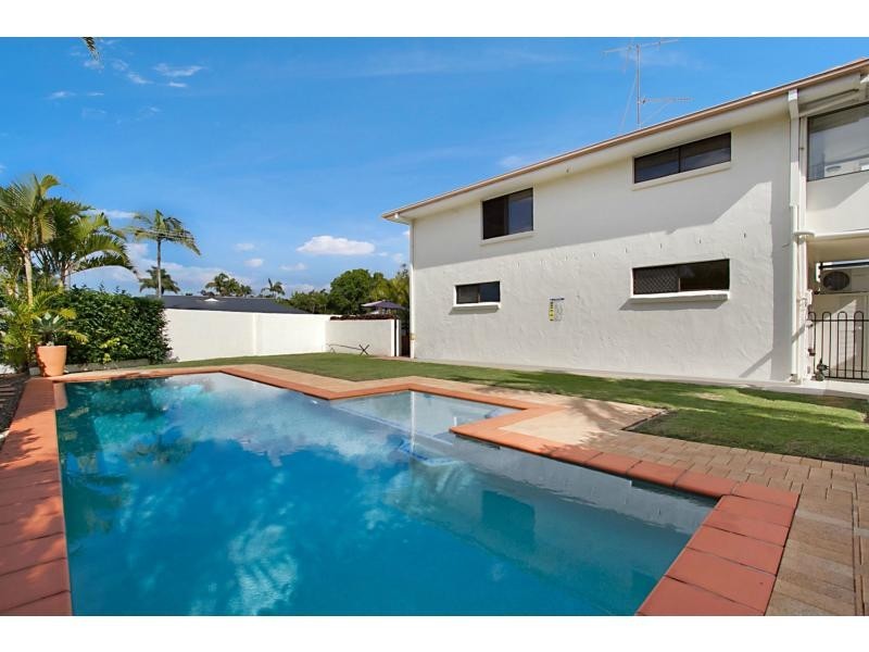 1 Warrina Crescent, Burleigh Heads QLD 4220