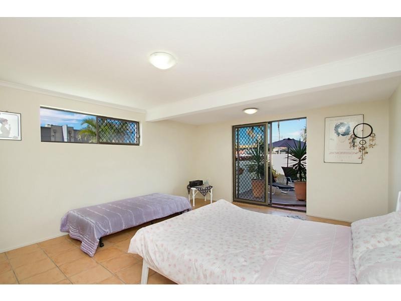 1 Warrina Crescent, Burleigh Heads QLD 4220