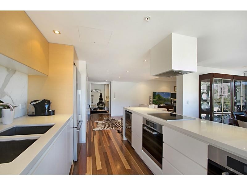 2051/2 The Esplanade, Burleigh Heads QLD 4220