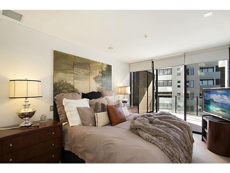 2051/2 The Esplanade, Burleigh Heads QLD 4220