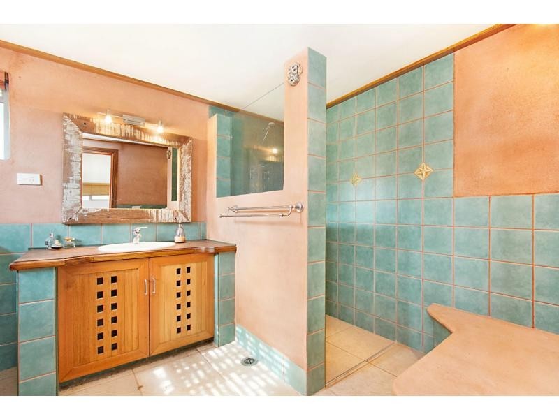 123 Allambi Avenue, Broadbeach Waters QLD 4218