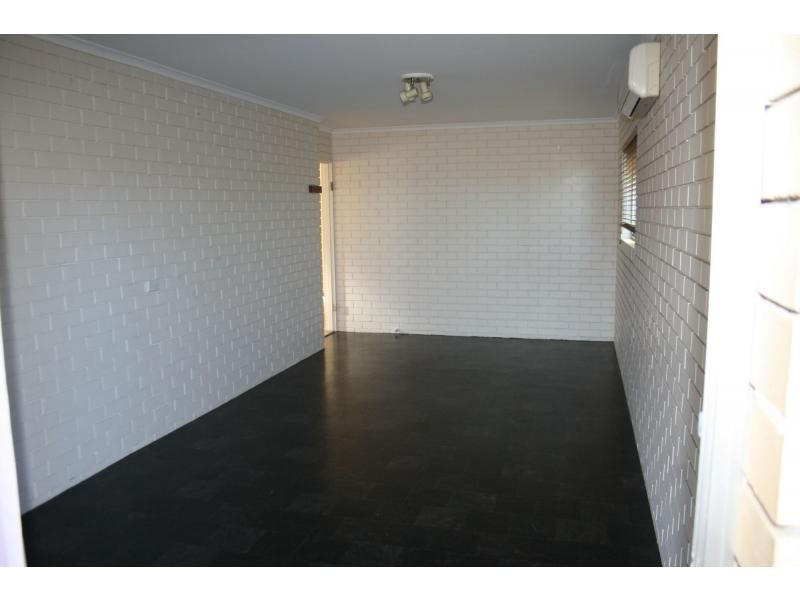 Unit 2/9 West Street, Burleigh Heads QLD 4220