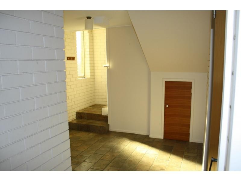 Unit 2/9 West Street, Burleigh Heads QLD 4220