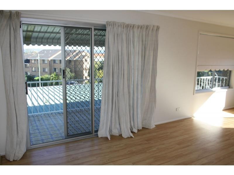 Unit 2/9 West Street, Burleigh Heads QLD 4220