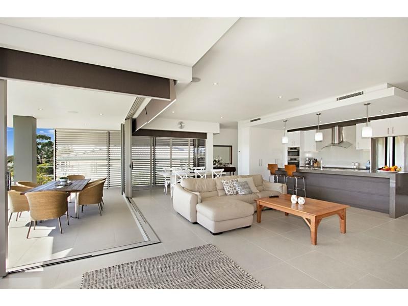 3/8 Murlong Crescent, Palm Beach QLD 4221