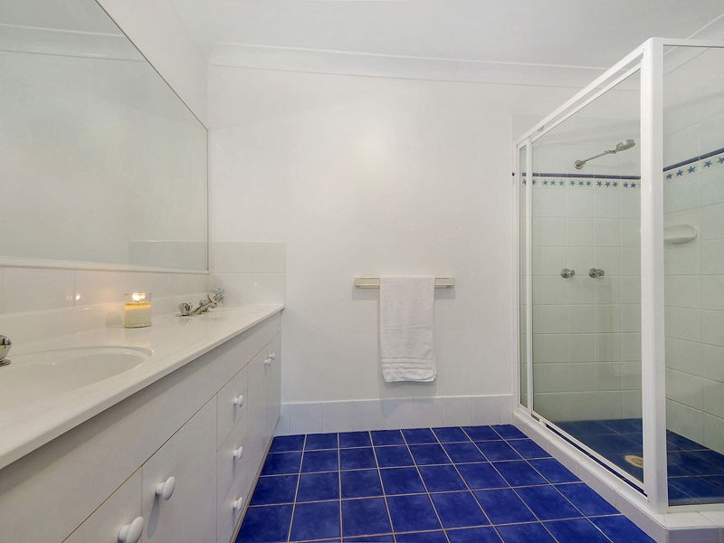 1/1 Tiarnna Close, Burleigh Heads QLD 4220