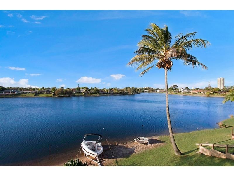 2/17 Barbet Place, Burleigh Waters QLD 4220