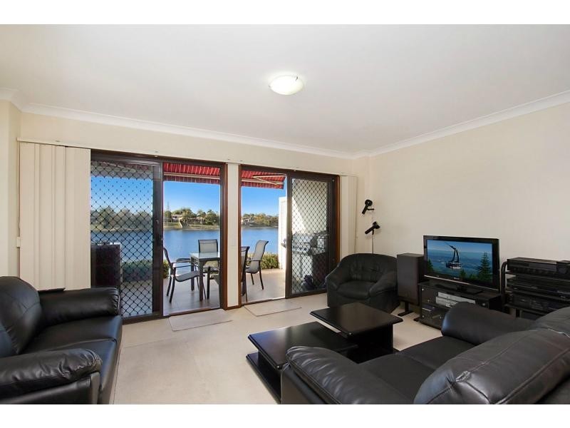 2/17 Barbet Place, Burleigh Waters QLD 4220