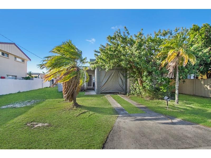 9 Bahia Court, Broadbeach Waters QLD 4218