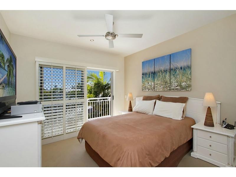 4/4 Dawn Parade, Miami QLD 4220