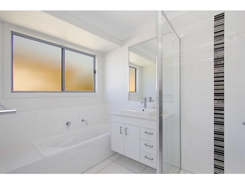 11 Golden Grove Boulevard, Reedy Creek QLD 4227