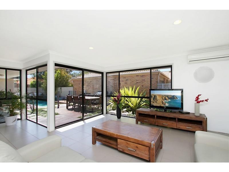 5 Greendale Place, Burleigh Waters QLD 4220