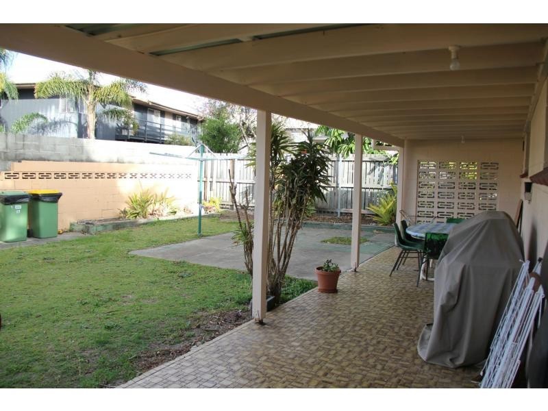 27 Sunshine Parade, Miami QLD 4220