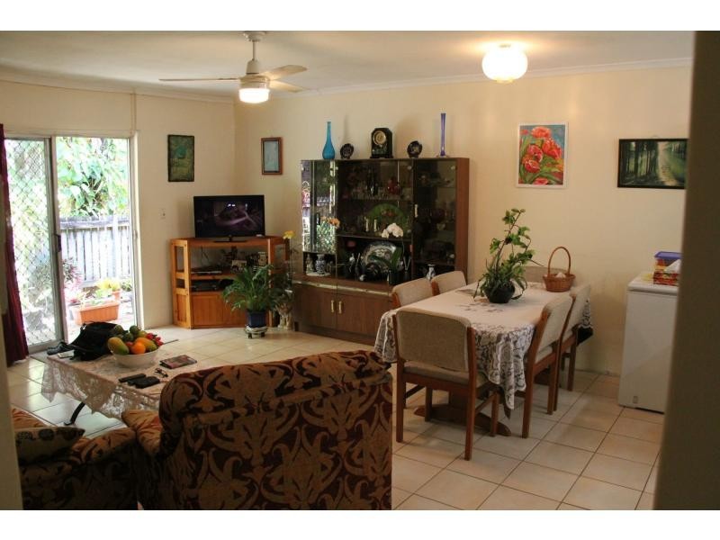 27 Sunshine Parade, Miami QLD 4220