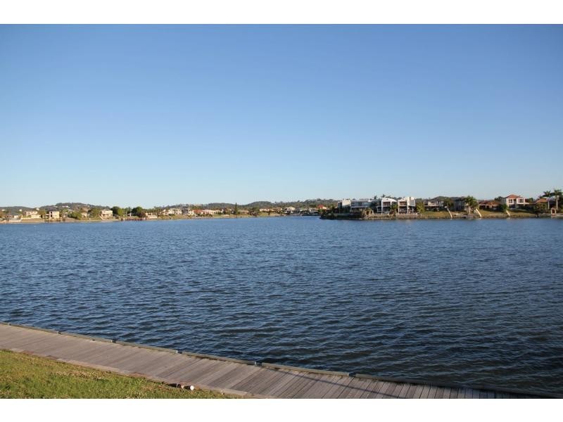 19 Watts Drive, Varsity Lakes QLD 4227