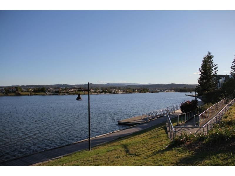 19 Watts Drive, Varsity Lakes QLD 4227