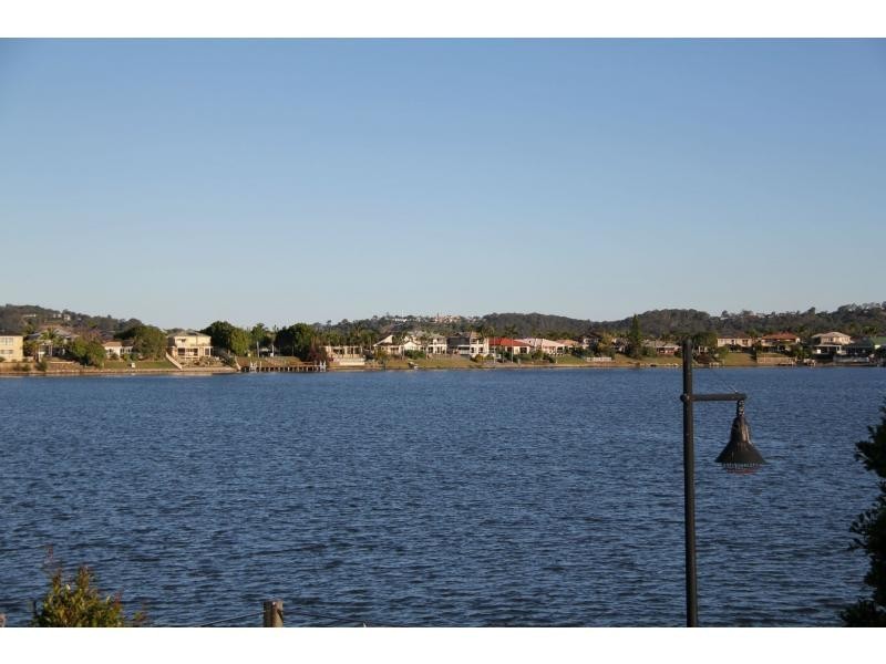 19 Watts Drive, Varsity Lakes QLD 4227