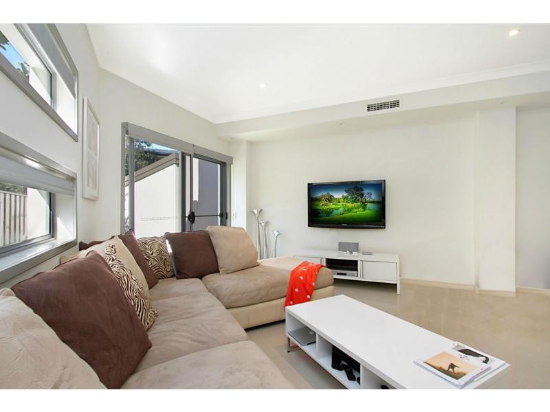 1/24 Campelles Avenue, Varsity Lakes QLD 4227