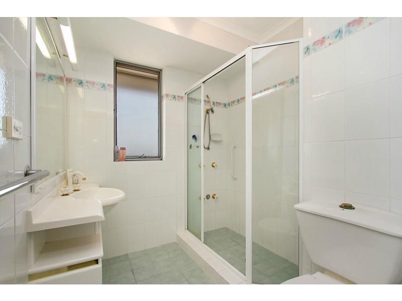 8/1 Hill Avenue, Burleigh Heads QLD 4220