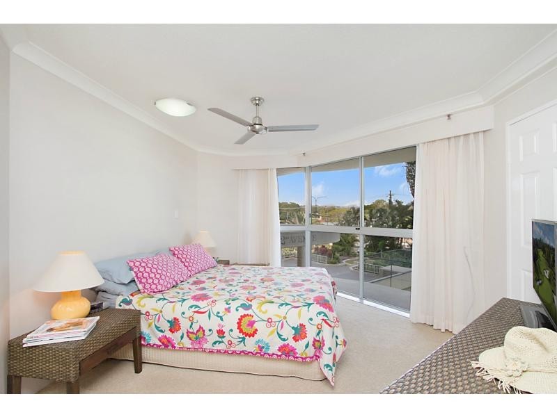 1a/3 Second Avenue, Burleigh Heads QLD 4220