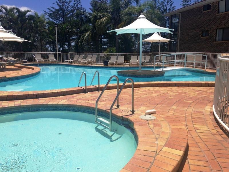 1a/3 Second Avenue, Burleigh Heads QLD 4220