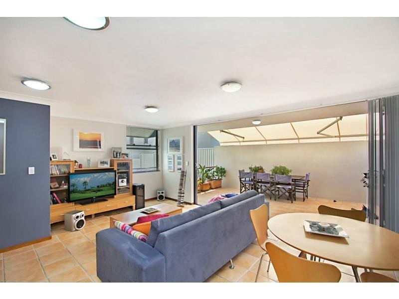 1/22 Ewart Street, Burleigh Heads QLD 4220