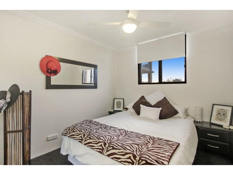 2/7 Nyrang Avenue, Palm Beach QLD 4221