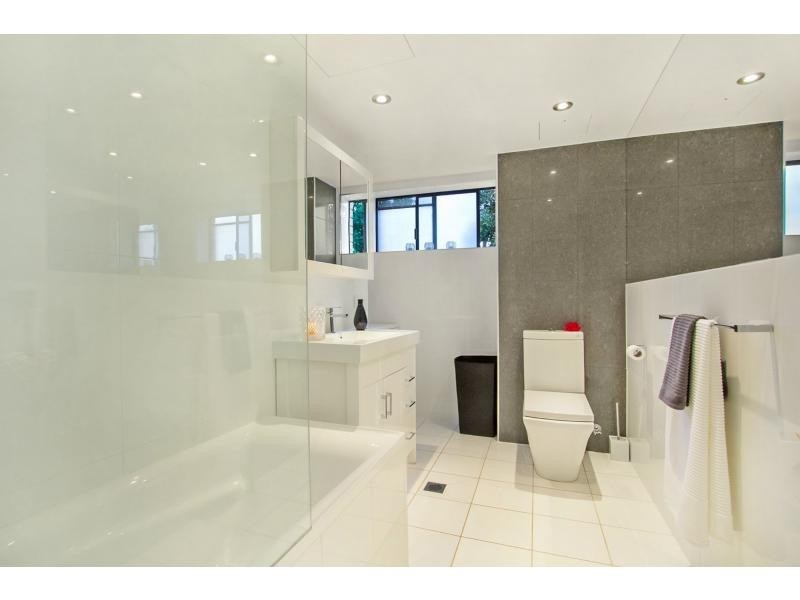 2/7 Nyrang Avenue, Palm Beach QLD 4221