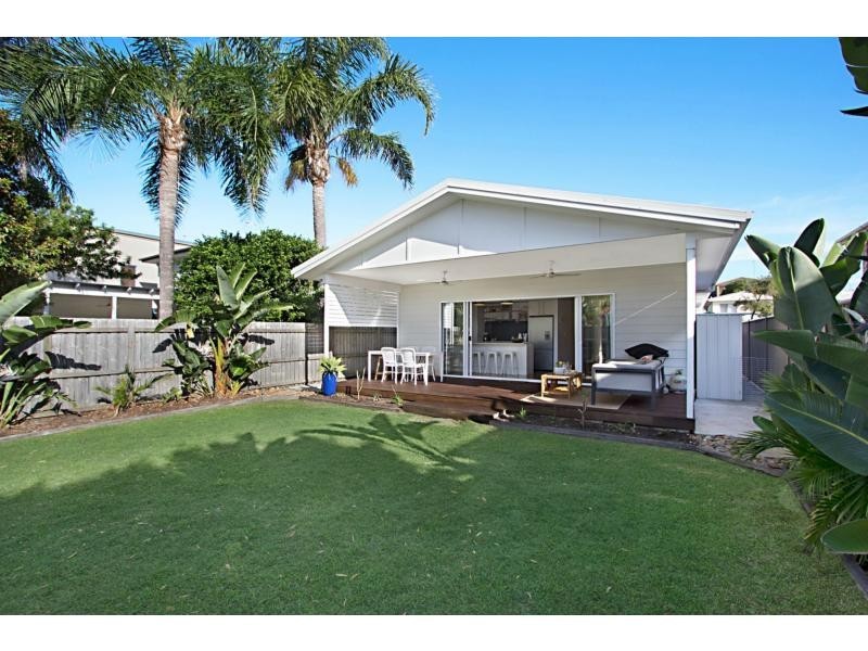 23 Twenty Seventh Avenue, Palm Beach QLD 4221