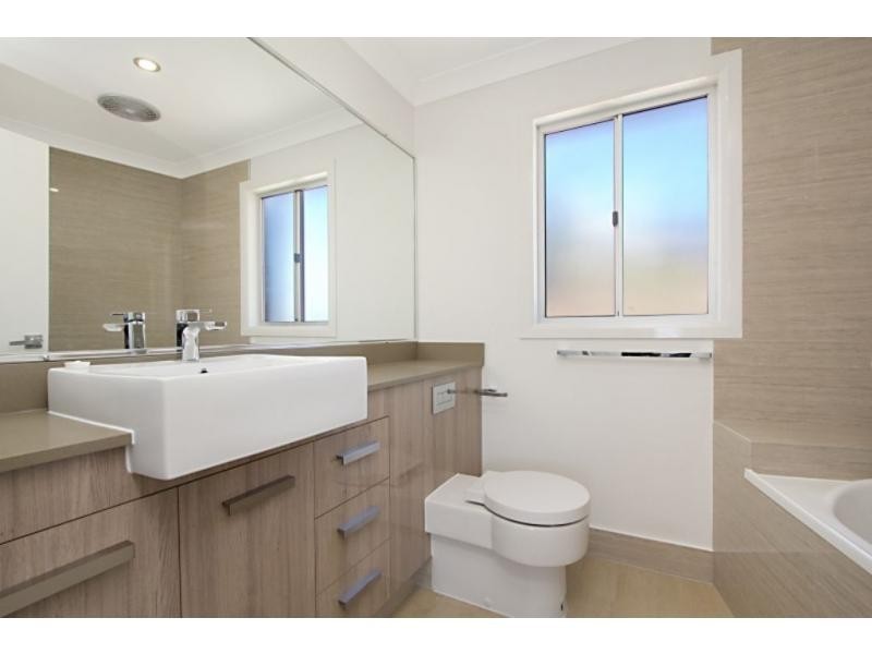 Unit 12/3 Mieke Court, Burleigh Heads QLD 4220