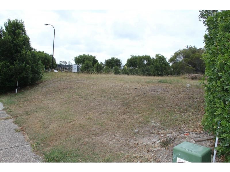 2 Heights Drive, Robina QLD 4226