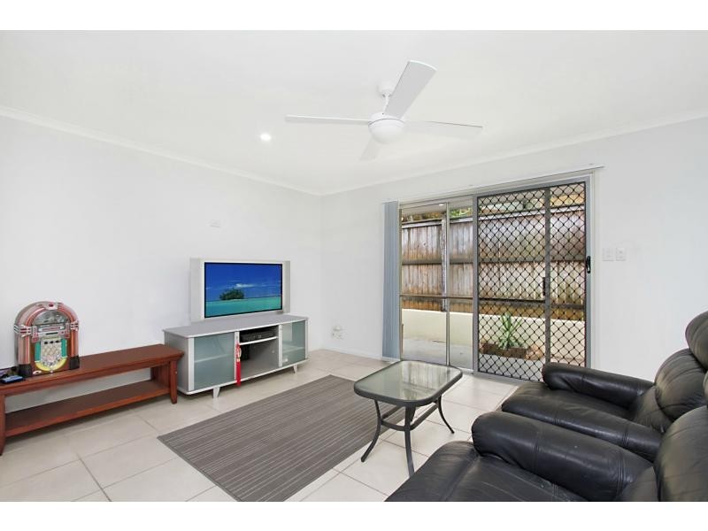 2/107 Dolphin Avenue, Mermaid Beach QLD 4218