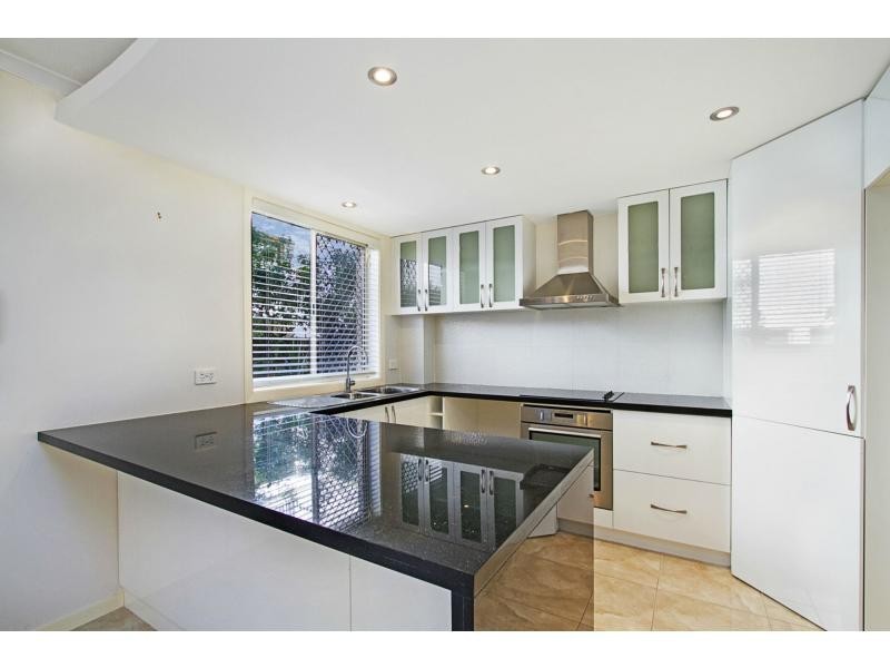 2/16 Burleigh Street, Burleigh Heads QLD 4220