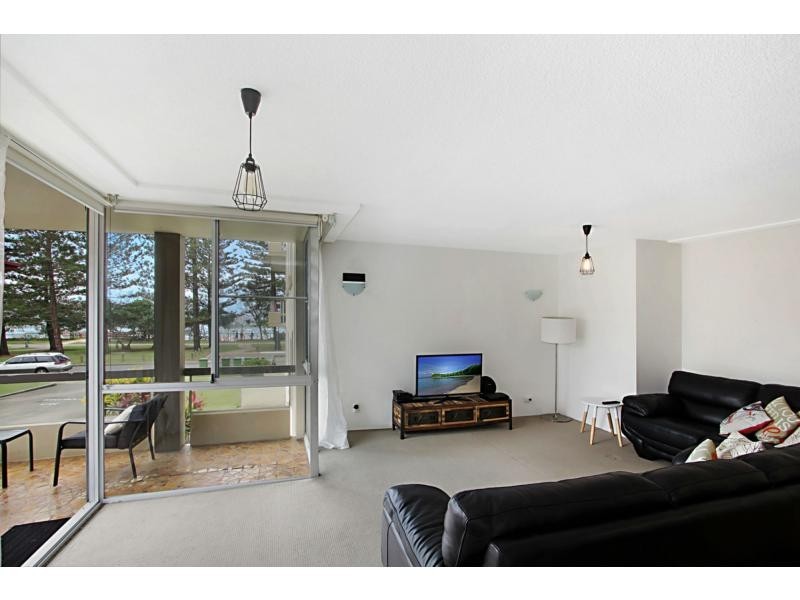 2/158 The Esplanade, Burleigh Heads QLD 4220