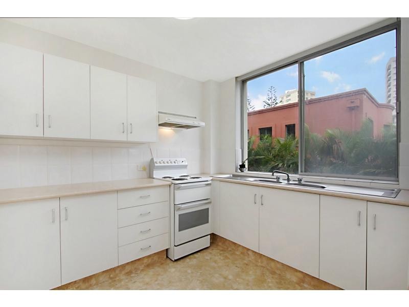 2/158 The Esplanade, Burleigh Heads QLD 4220