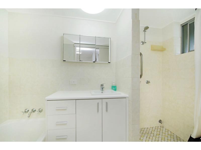 2/158 The Esplanade, Burleigh Heads QLD 4220