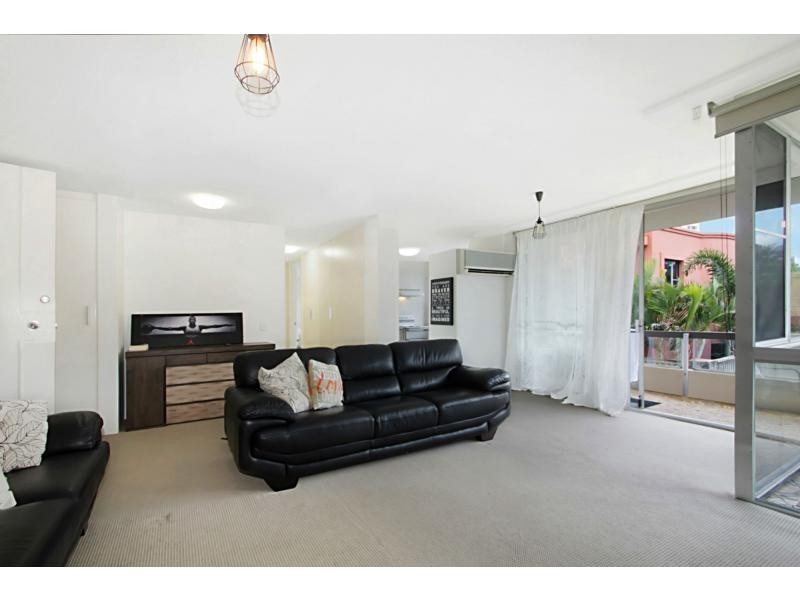 2/158 The Esplanade, Burleigh Heads QLD 4220