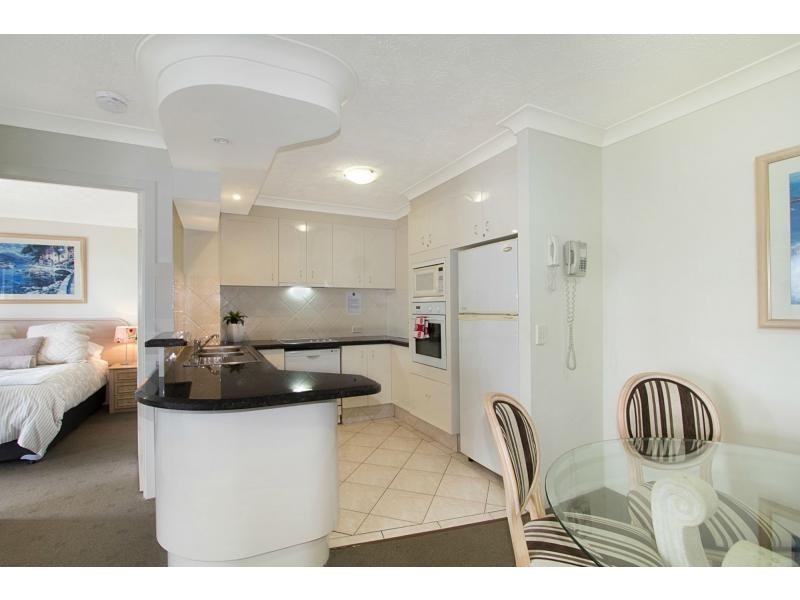 703/8 Philip Avenue, Broadbeach QLD 4218