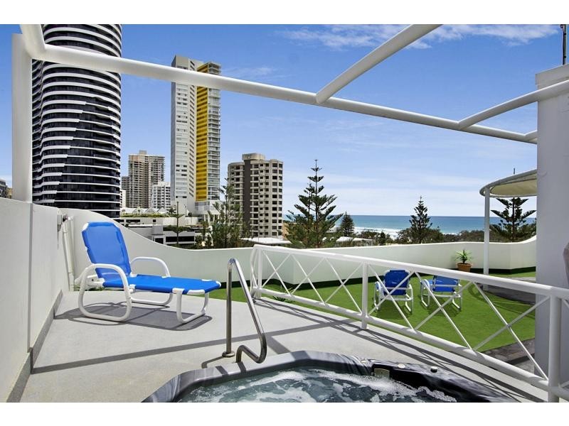 703/8 Philip Avenue, Broadbeach QLD 4218