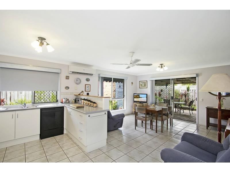 246 Christine Avenue, Burleigh Waters QLD 4220