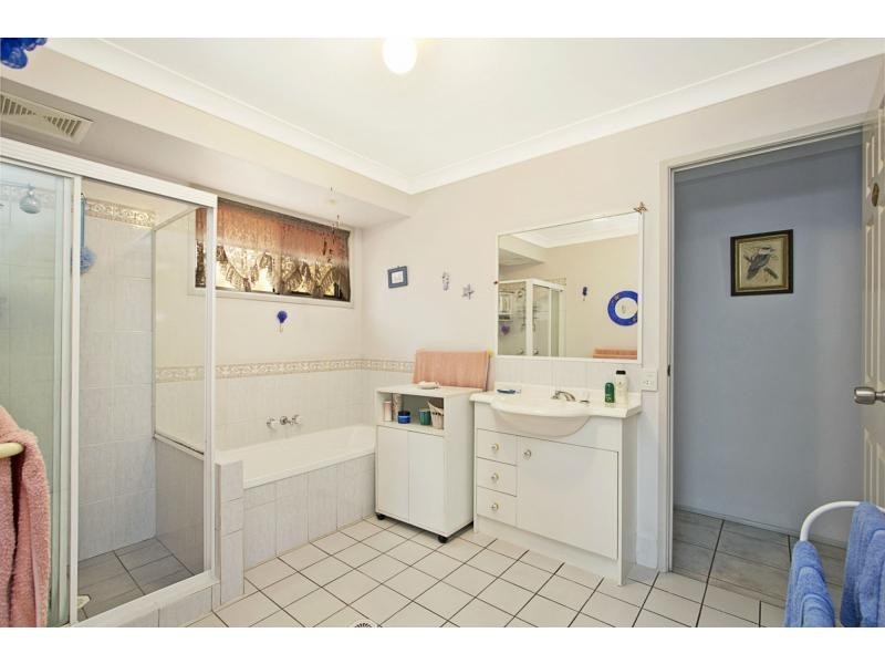 246 Christine Avenue, Burleigh Waters QLD 4220