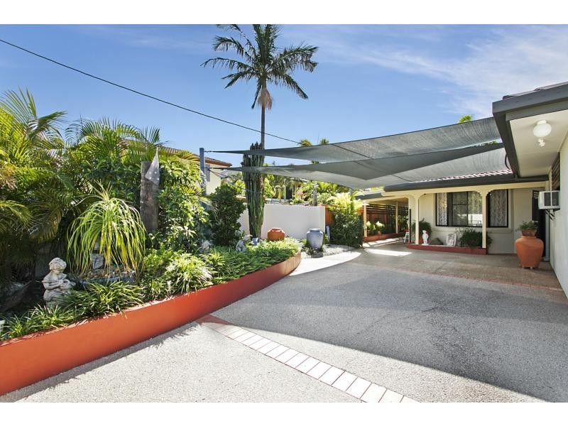 1/35 Twenty Seventh Avenue, Palm Beach QLD 4221