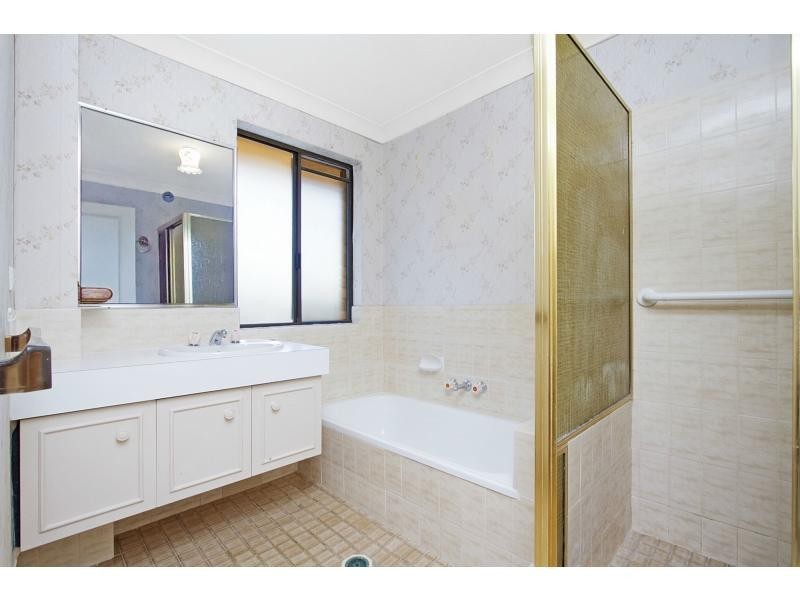 8/5 Hill Avenue, Burleigh Heads QLD 4220